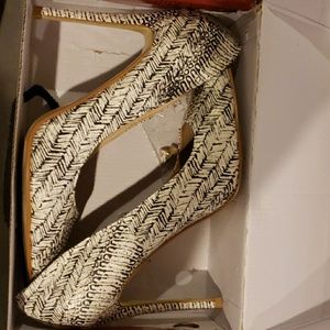 Liliana Black and White Pump